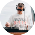 djs